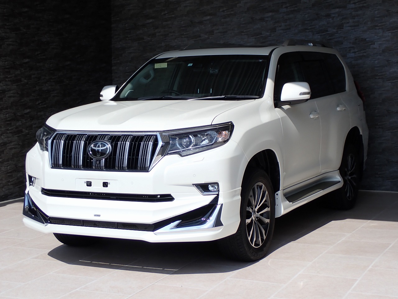 TOYOTA Land Cruiser Prado