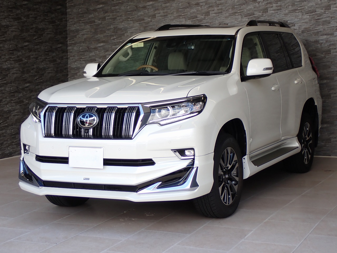 TOYOTA Land Cruiser Prado