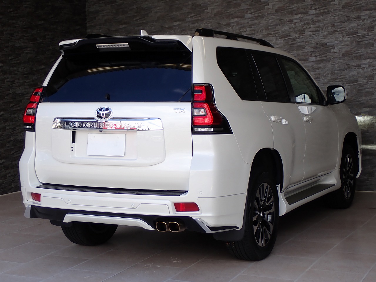 TOYOTA Land Cruiser Prado