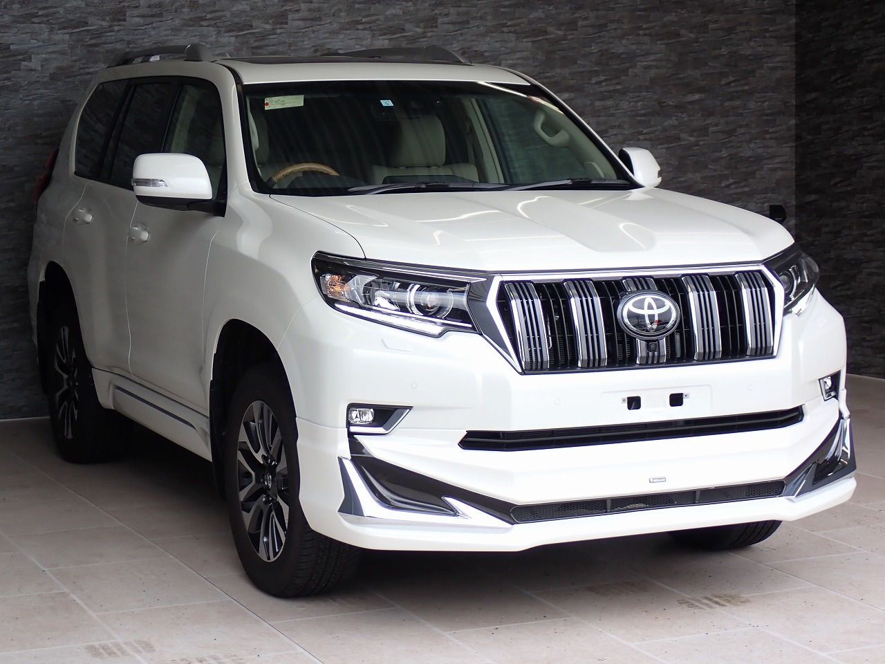 TOYOTA Land Cruiser Prado
