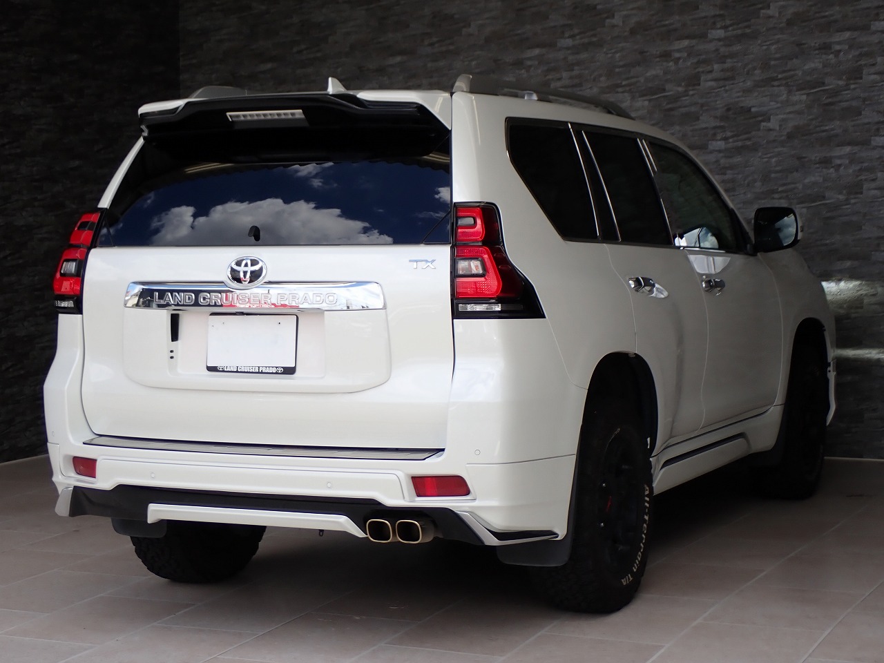 TOYOTA Land Cruiser Prado