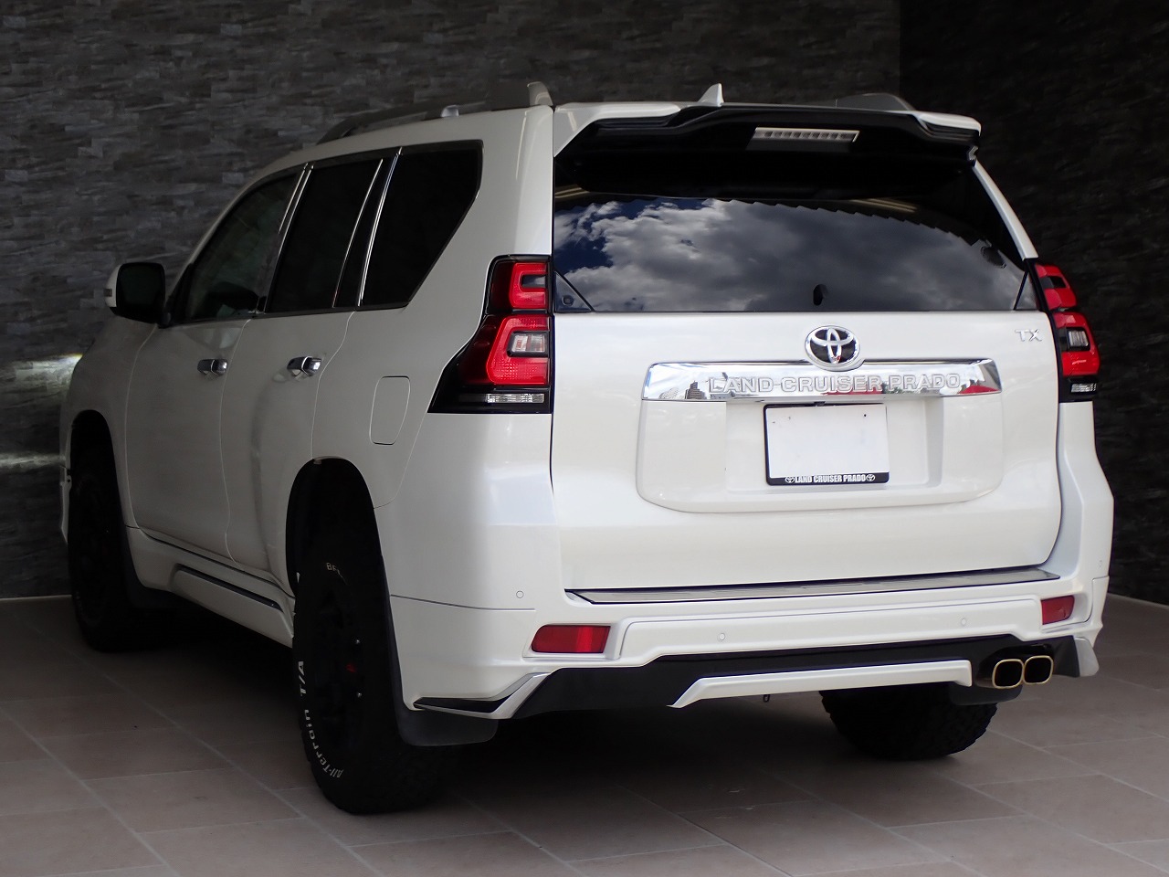TOYOTA Land Cruiser Prado
