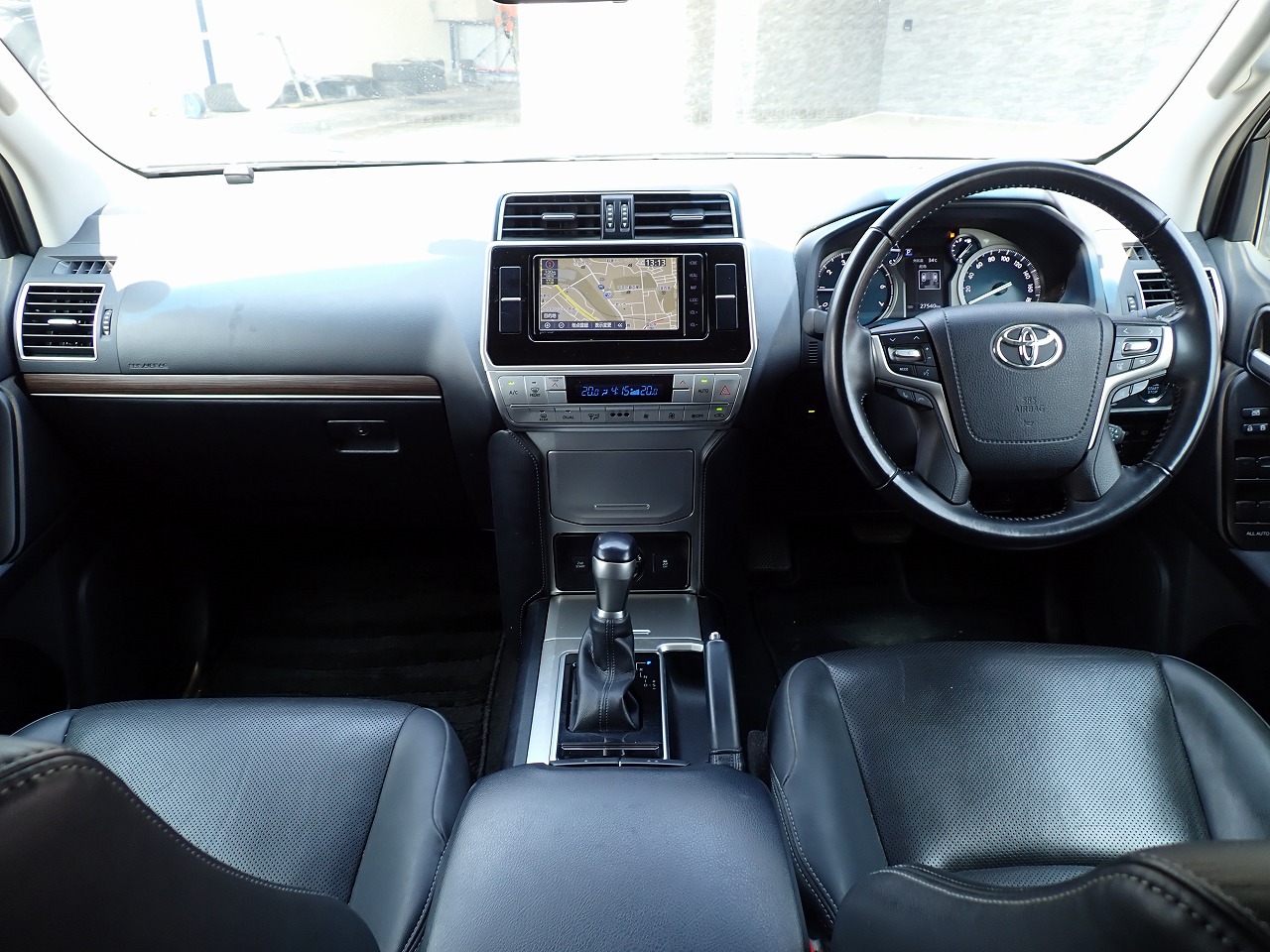 TOYOTA Land Cruiser Prado