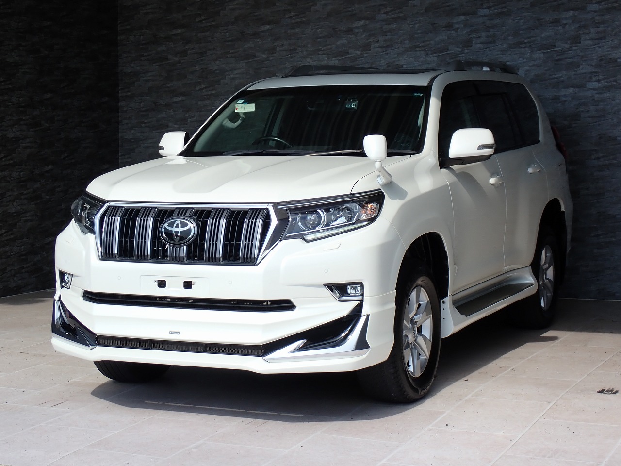 TOYOTA Land Cruiser Prado