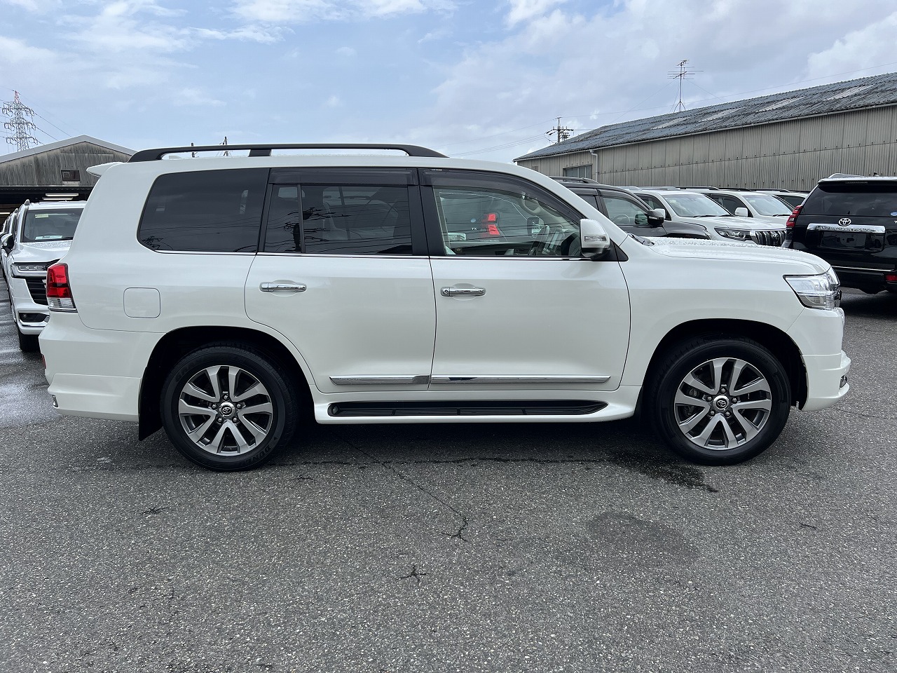 TOYOTA Land Cruiser
