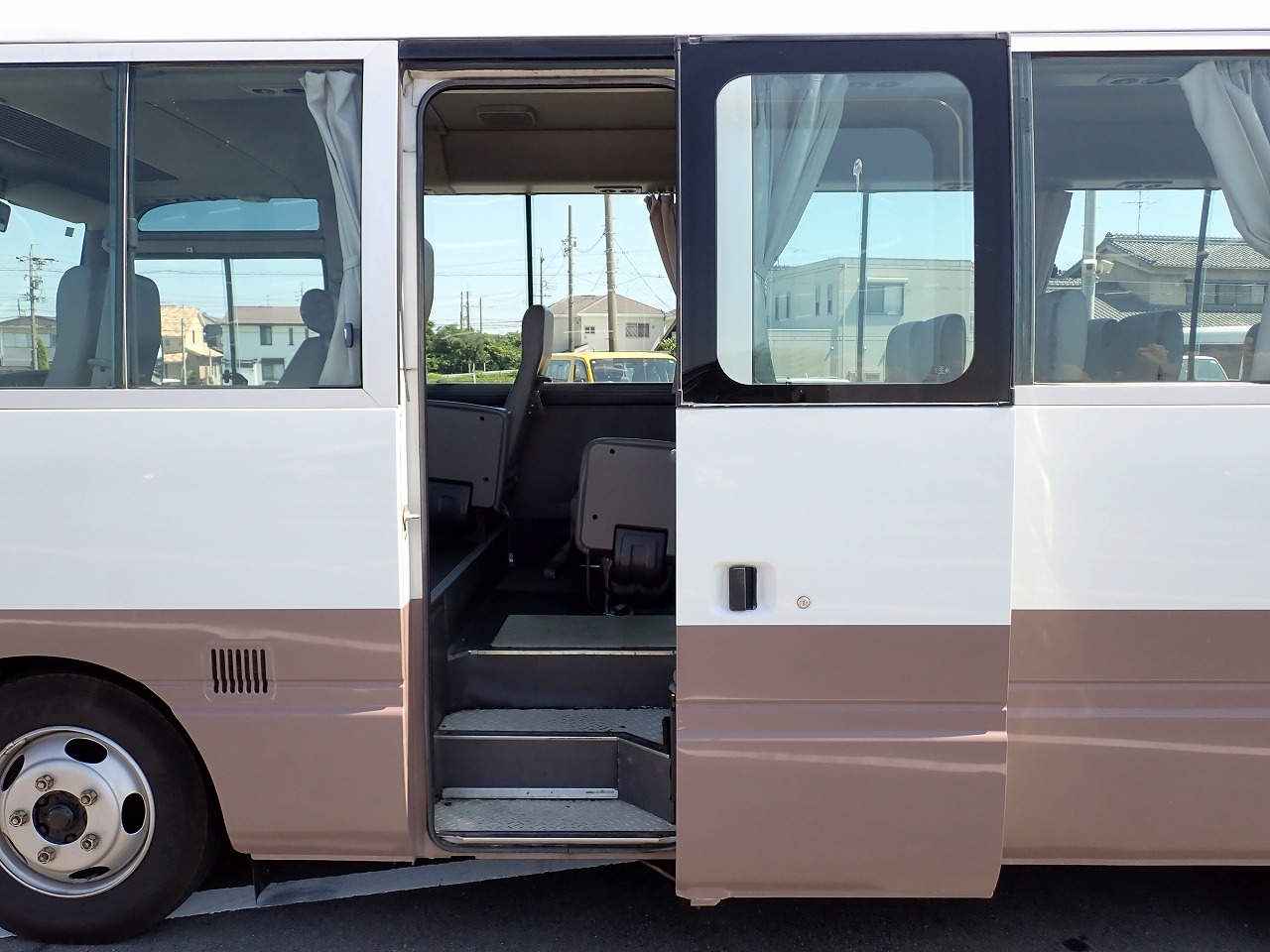 NISSAN Civilian Bus