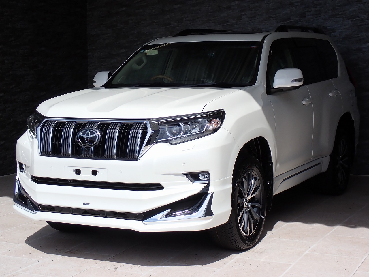 TOYOTA Land Cruiser Prado