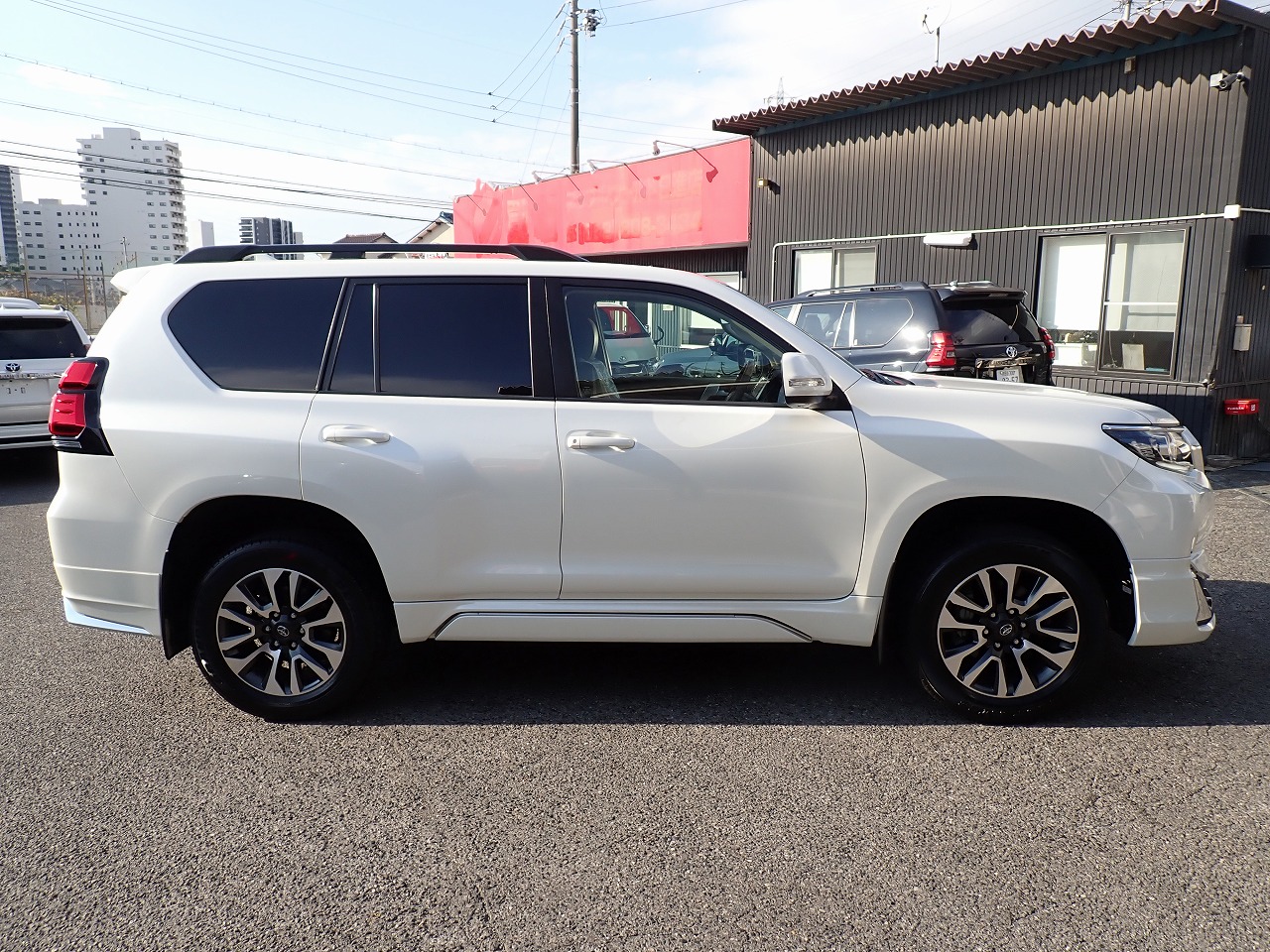 TOYOTA Land Cruiser Prado
