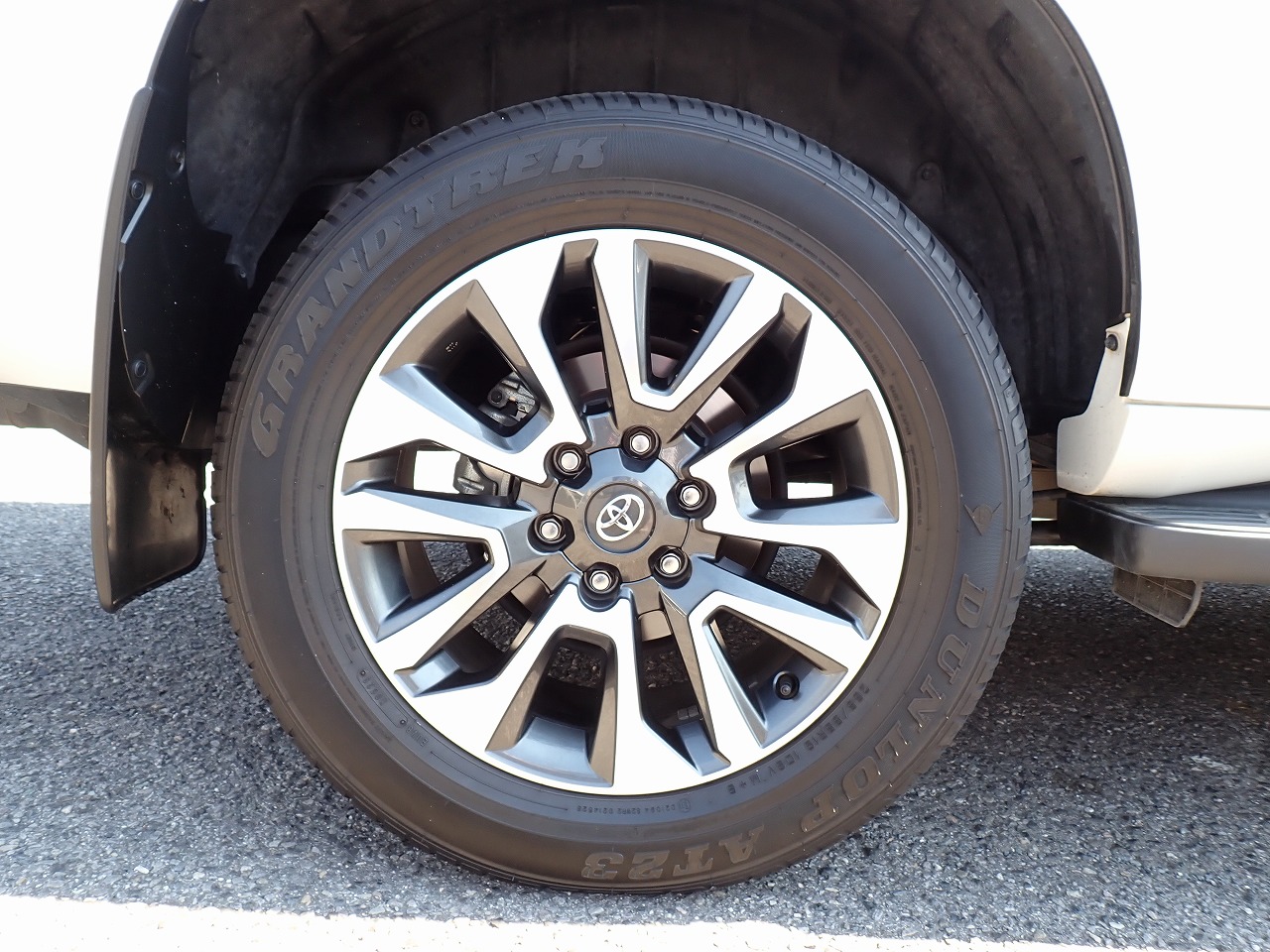 TOYOTA Land Cruiser Prado