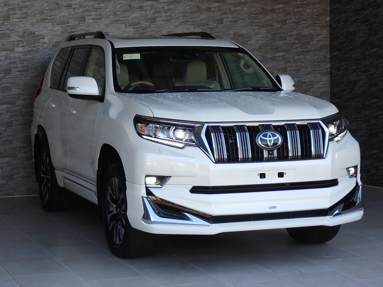 TOYOTA Land Cruiser Prado