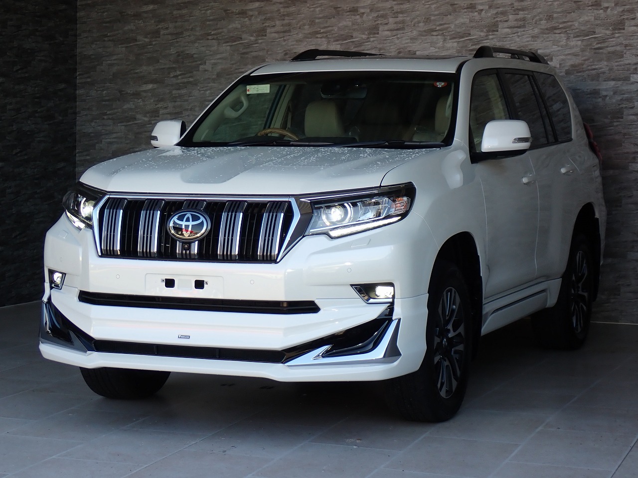 TOYOTA Land Cruiser Prado