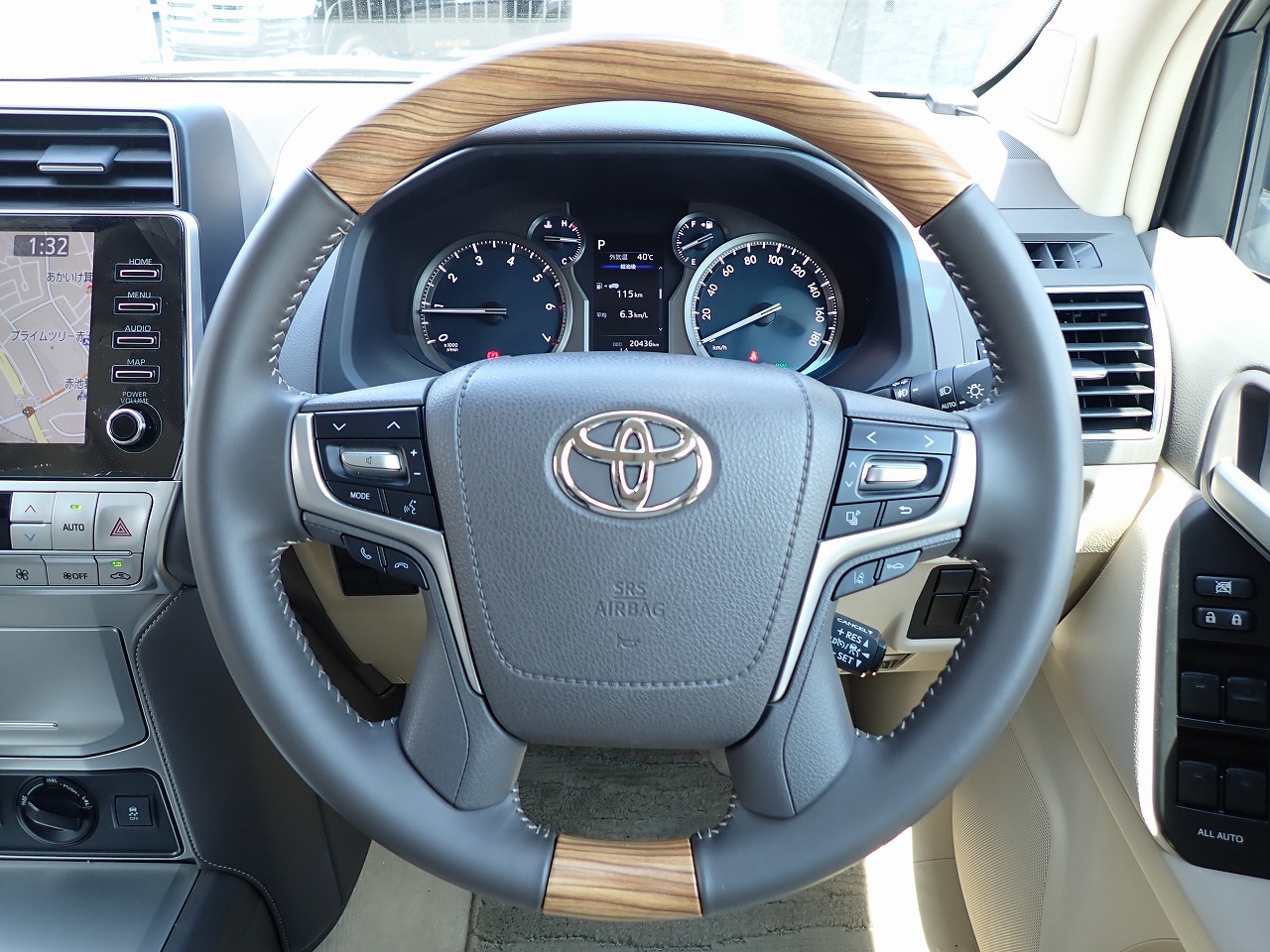 TOYOTA Land Cruiser Prado