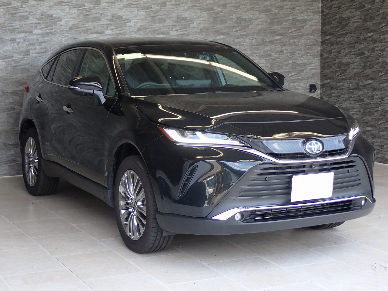 TOYOTA Harrier Hybrid