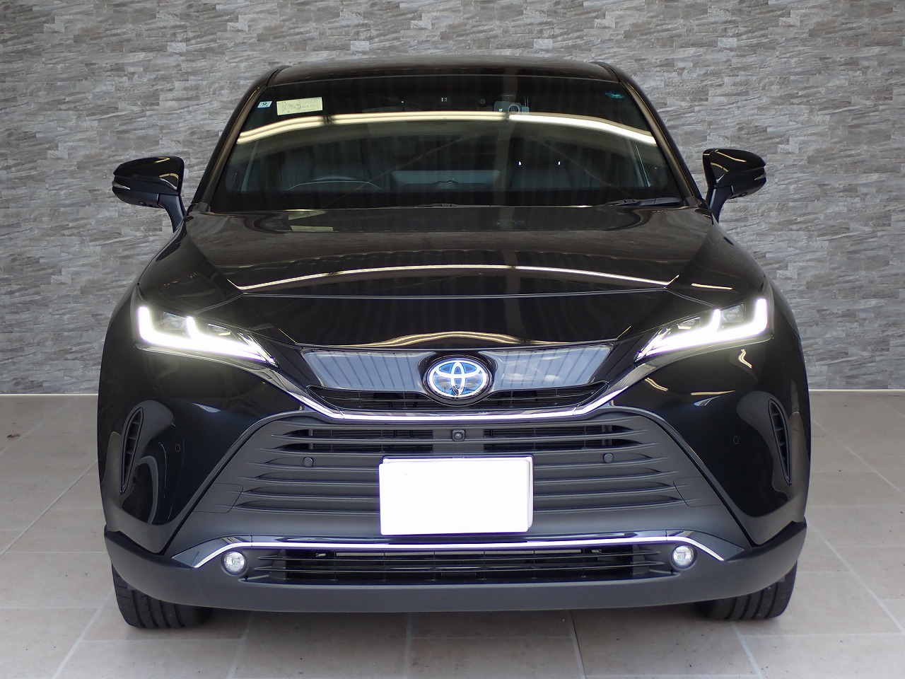 TOYOTA Harrier Hybrid