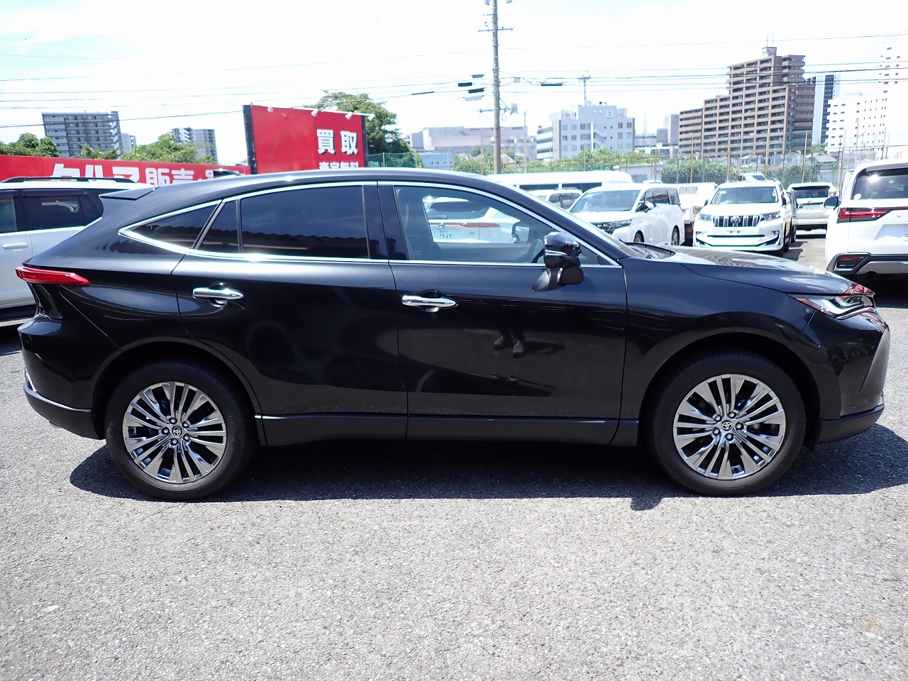 TOYOTA Harrier Hybrid