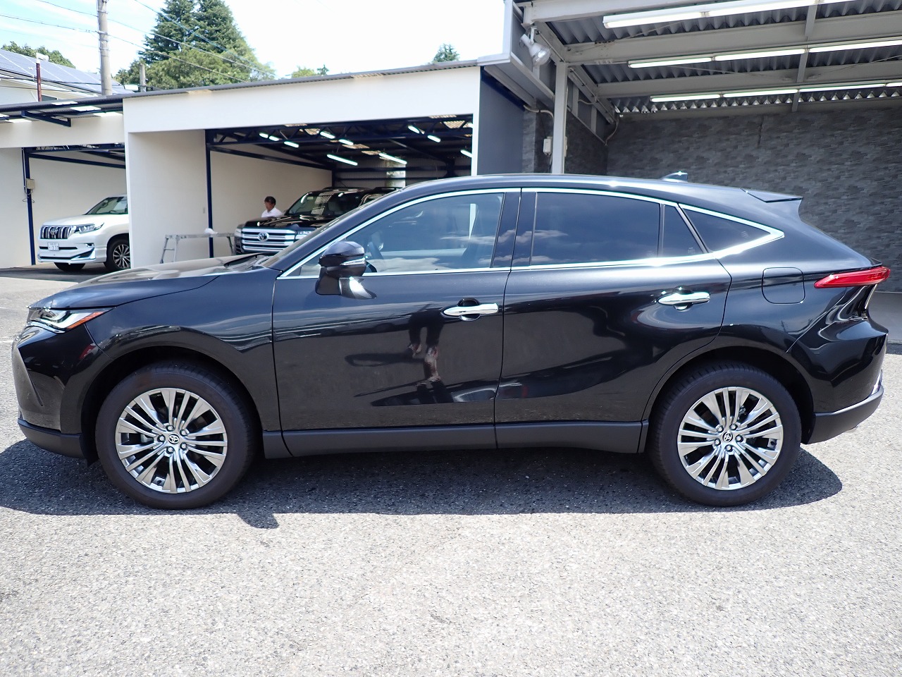 TOYOTA Harrier Hybrid