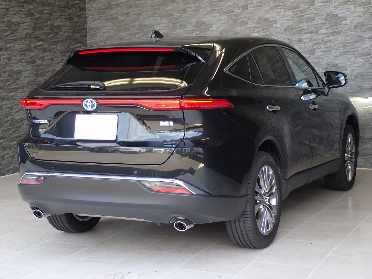 TOYOTA Harrier Hybrid