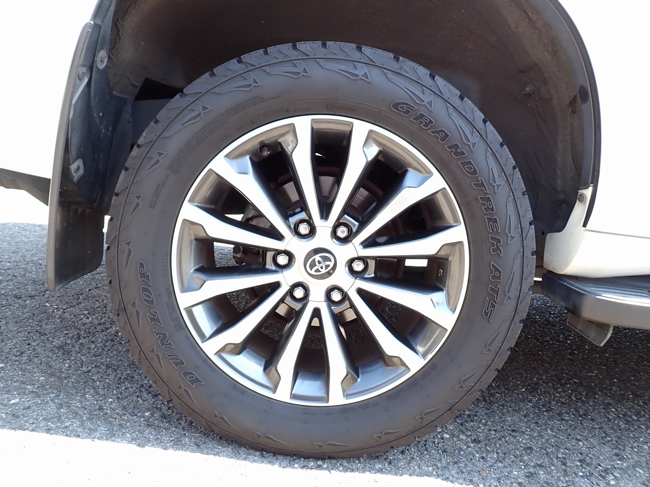 TOYOTA Land Cruiser Prado