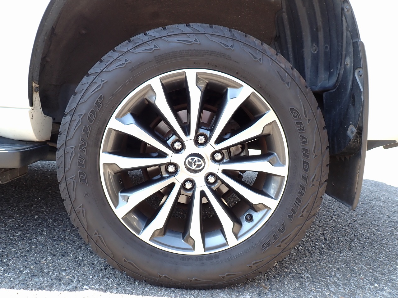 TOYOTA Land Cruiser Prado