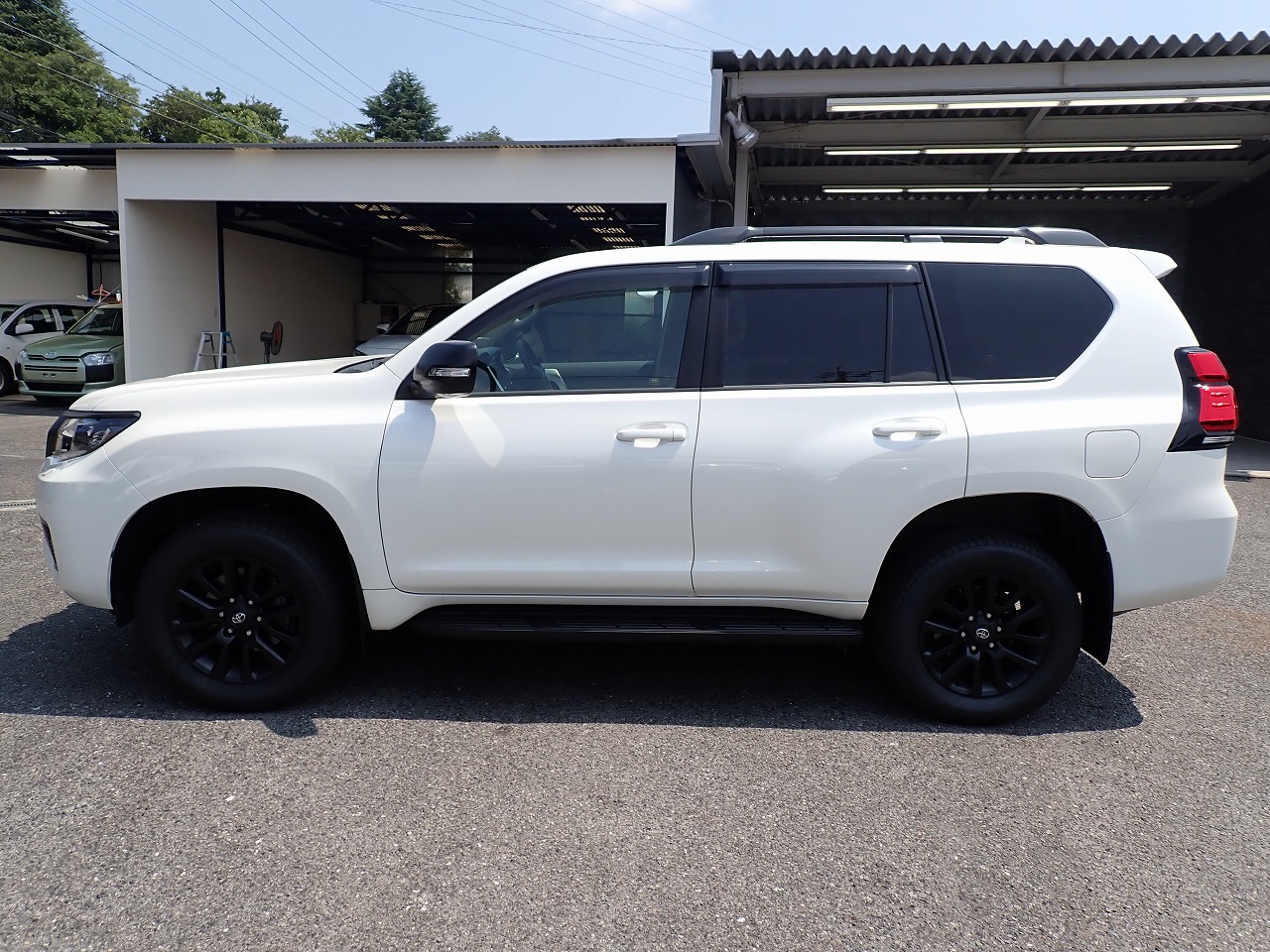 TOYOTA Land Cruiser Prado