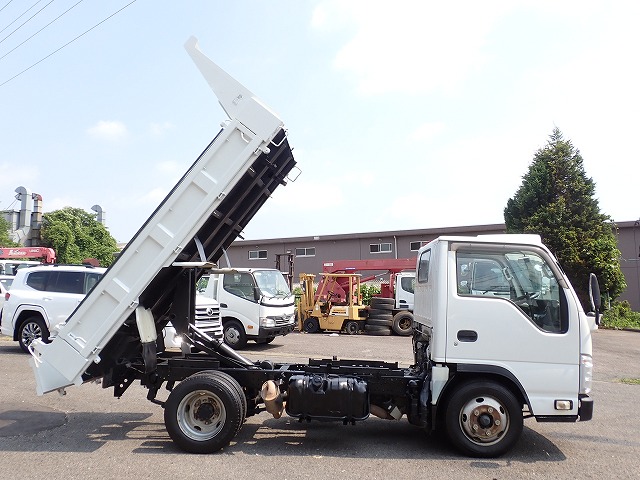 ISUZU Elf Truck