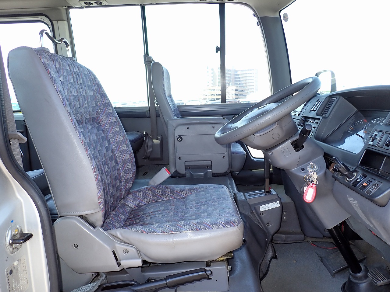 NISSAN Caravan Bus
