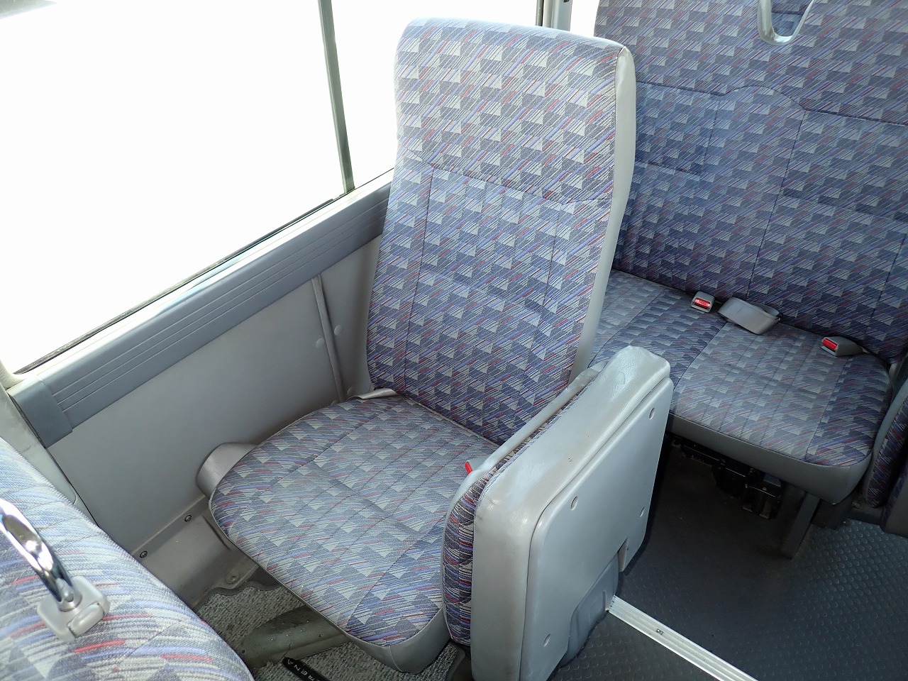 NISSAN Caravan Bus