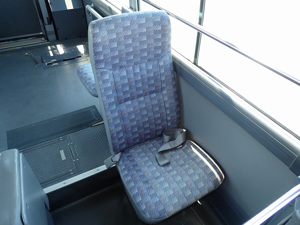 NISSAN Caravan Bus