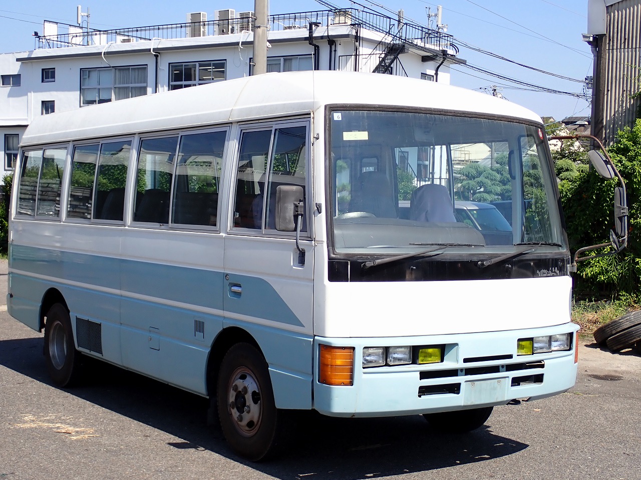 NISSAN Caravan Bus