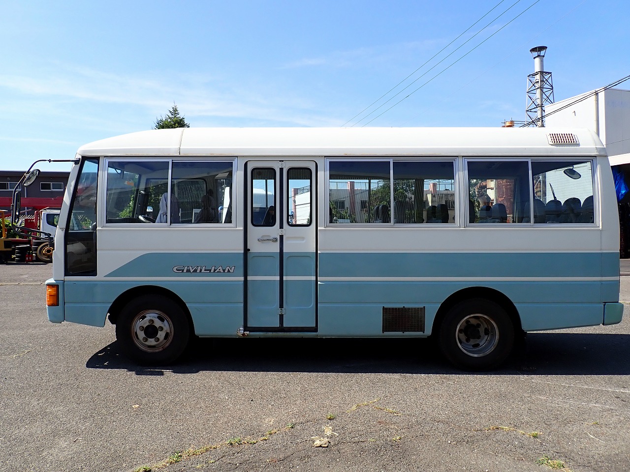 NISSAN Caravan Bus