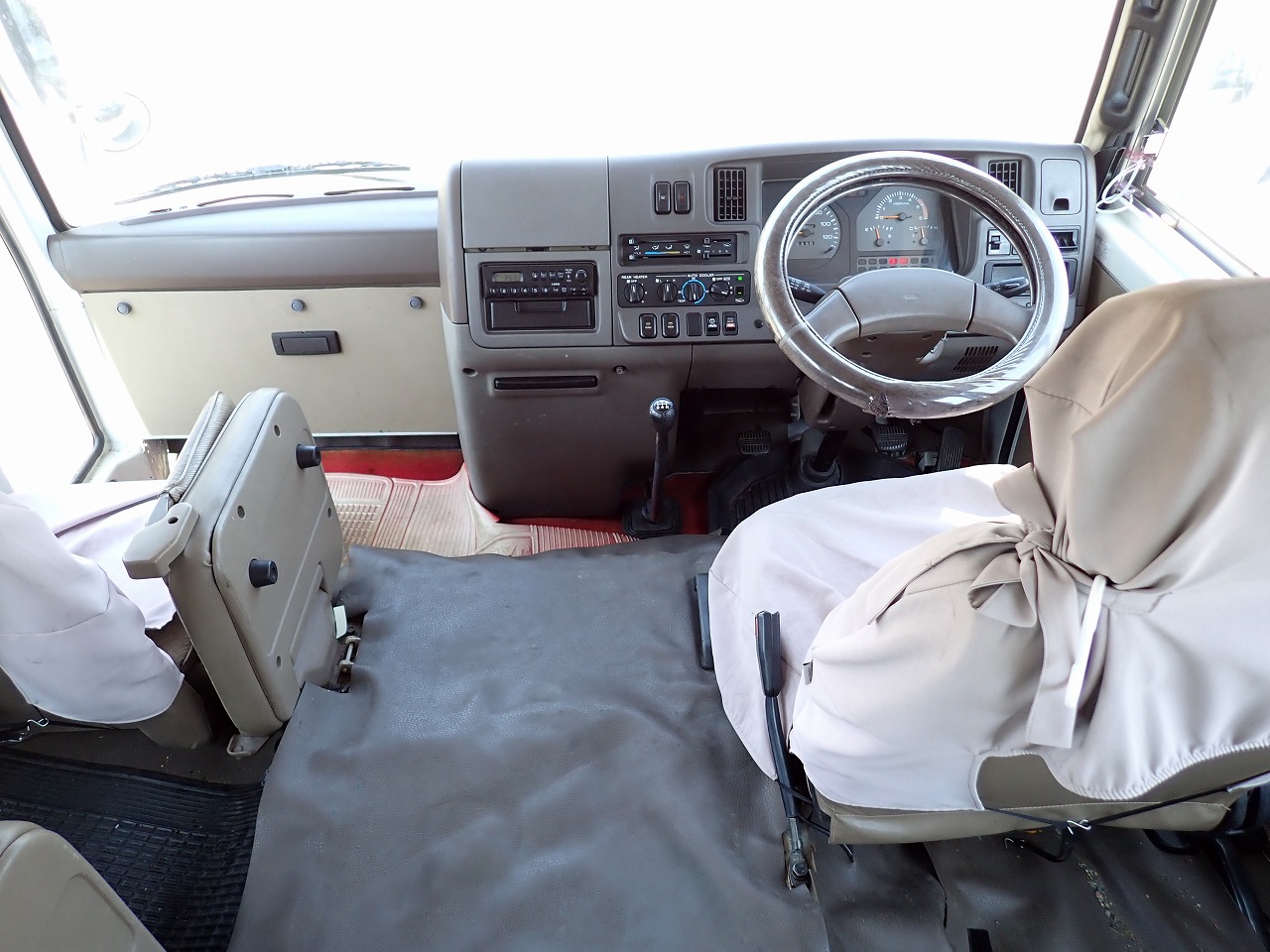 NISSAN Caravan Bus