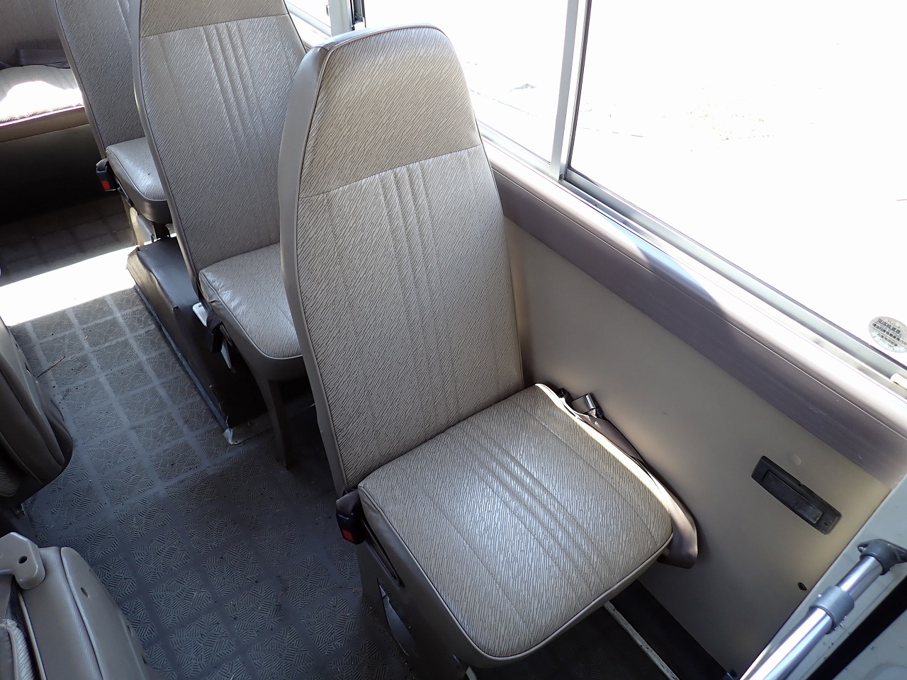 NISSAN Caravan Bus