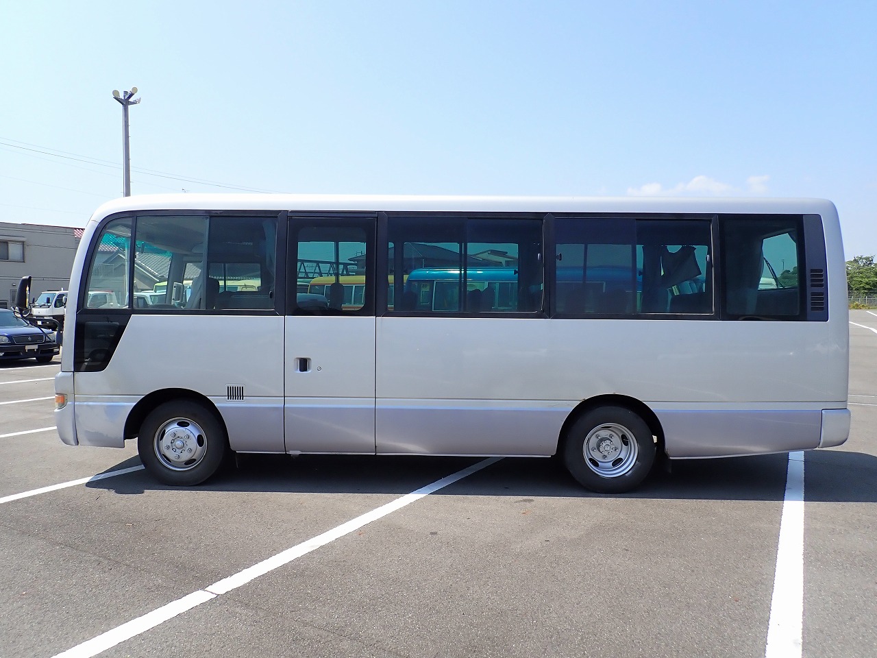 NISSAN Civilian Bus