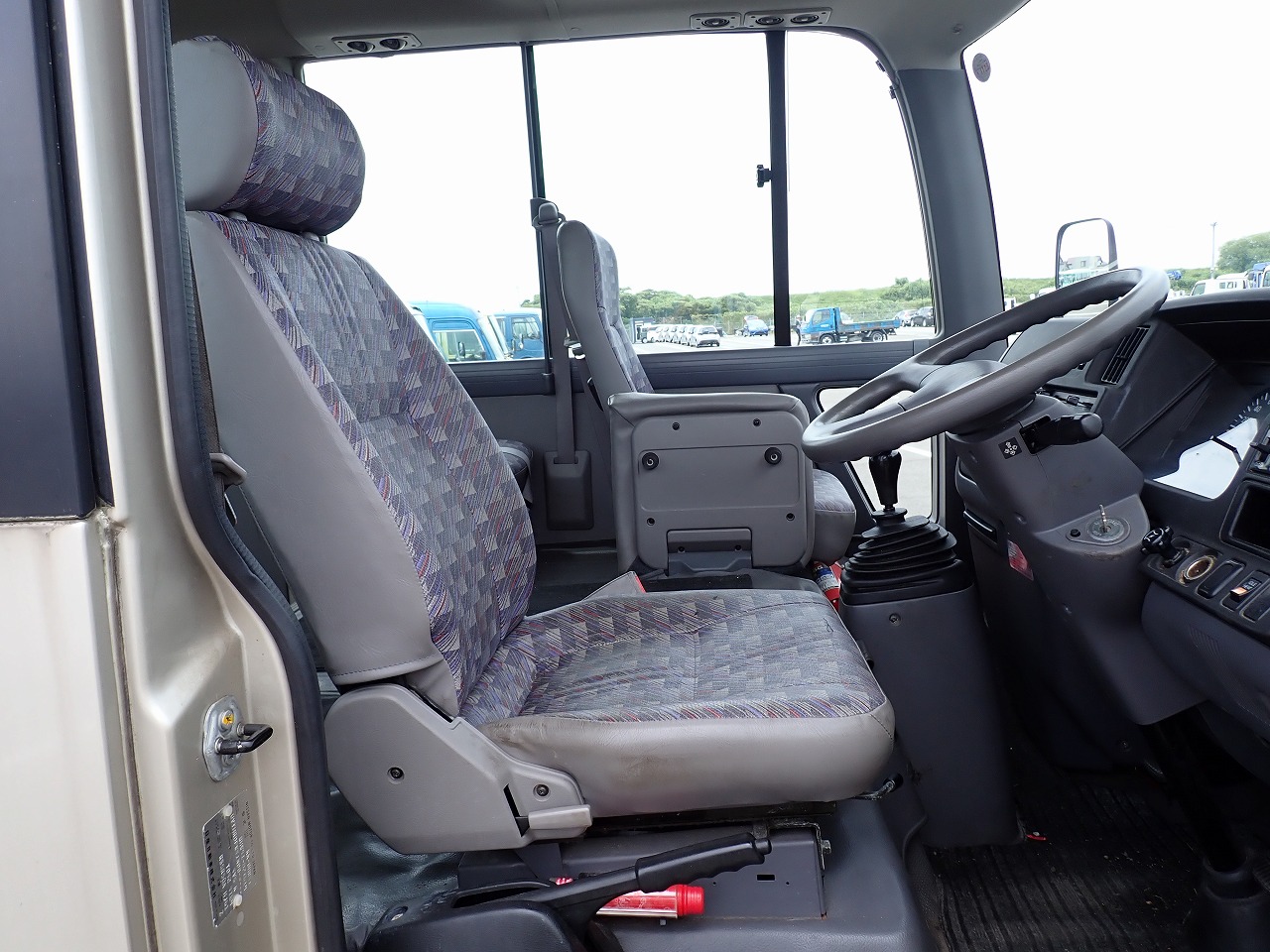 NISSAN Civilian Bus