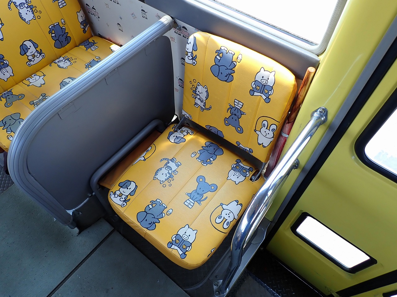 TOYOTA Coaster