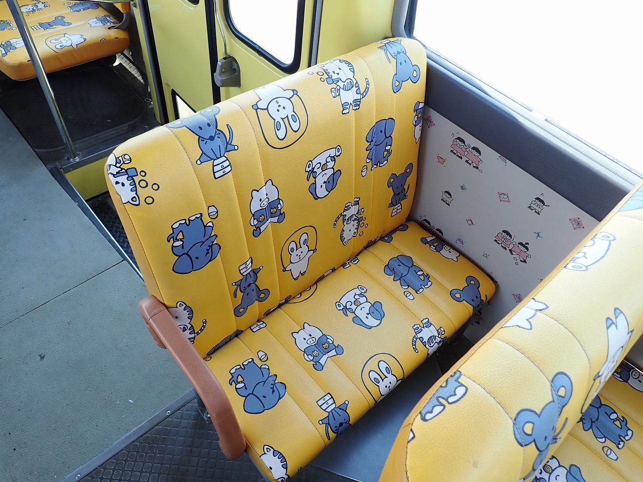 TOYOTA Coaster