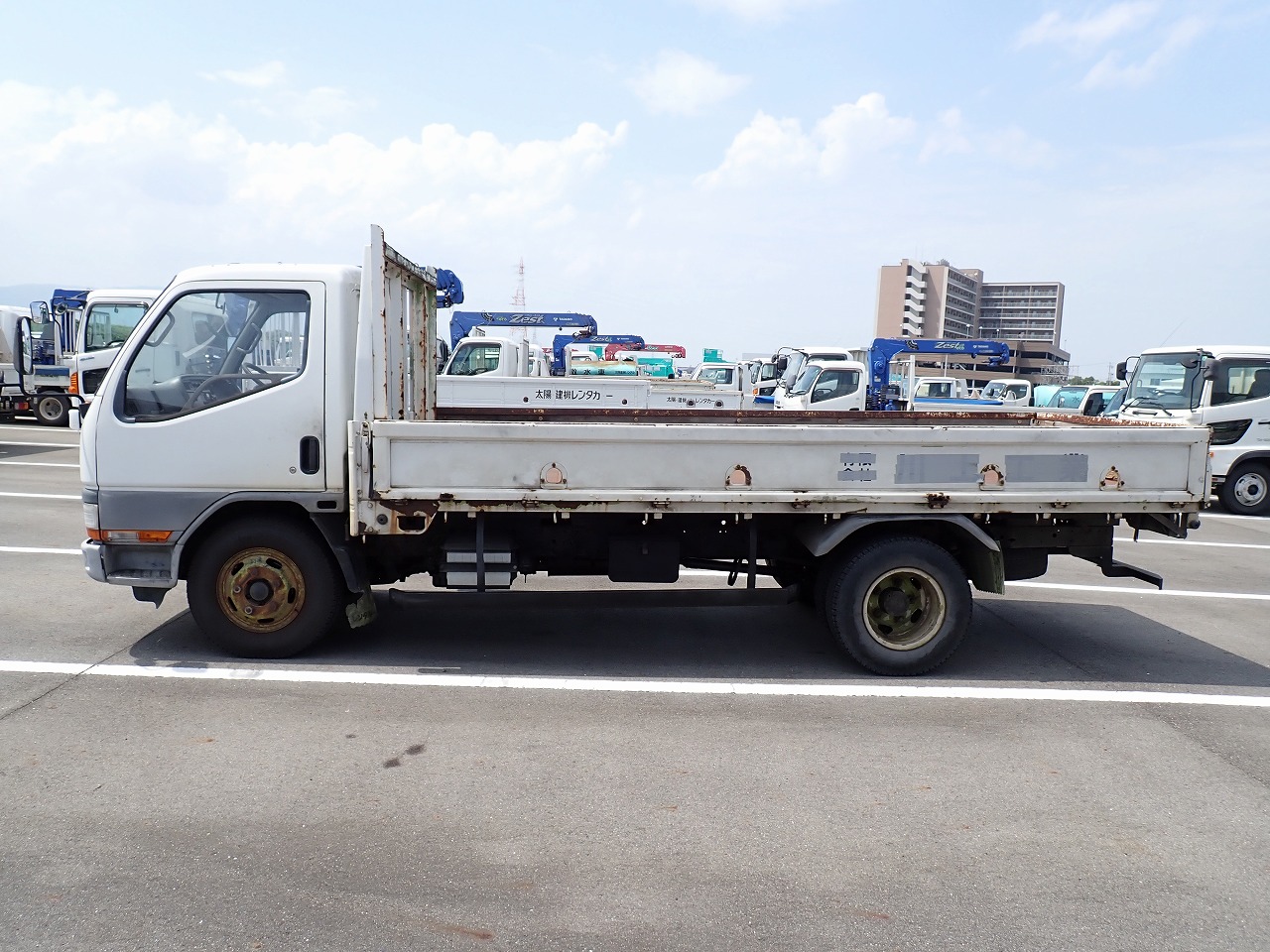 MITSUBISHI Canter
