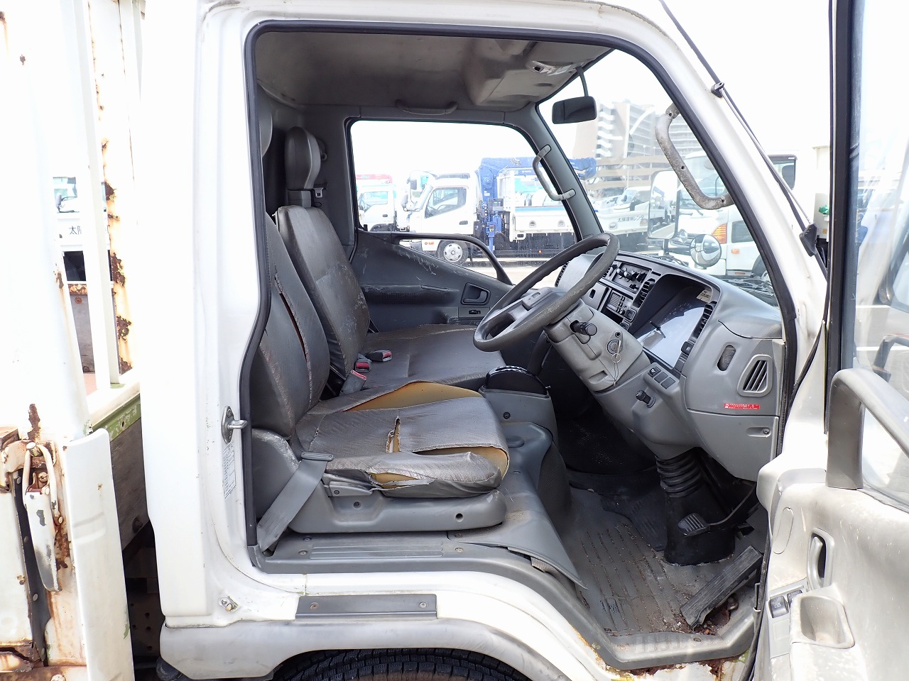 MITSUBISHI Canter