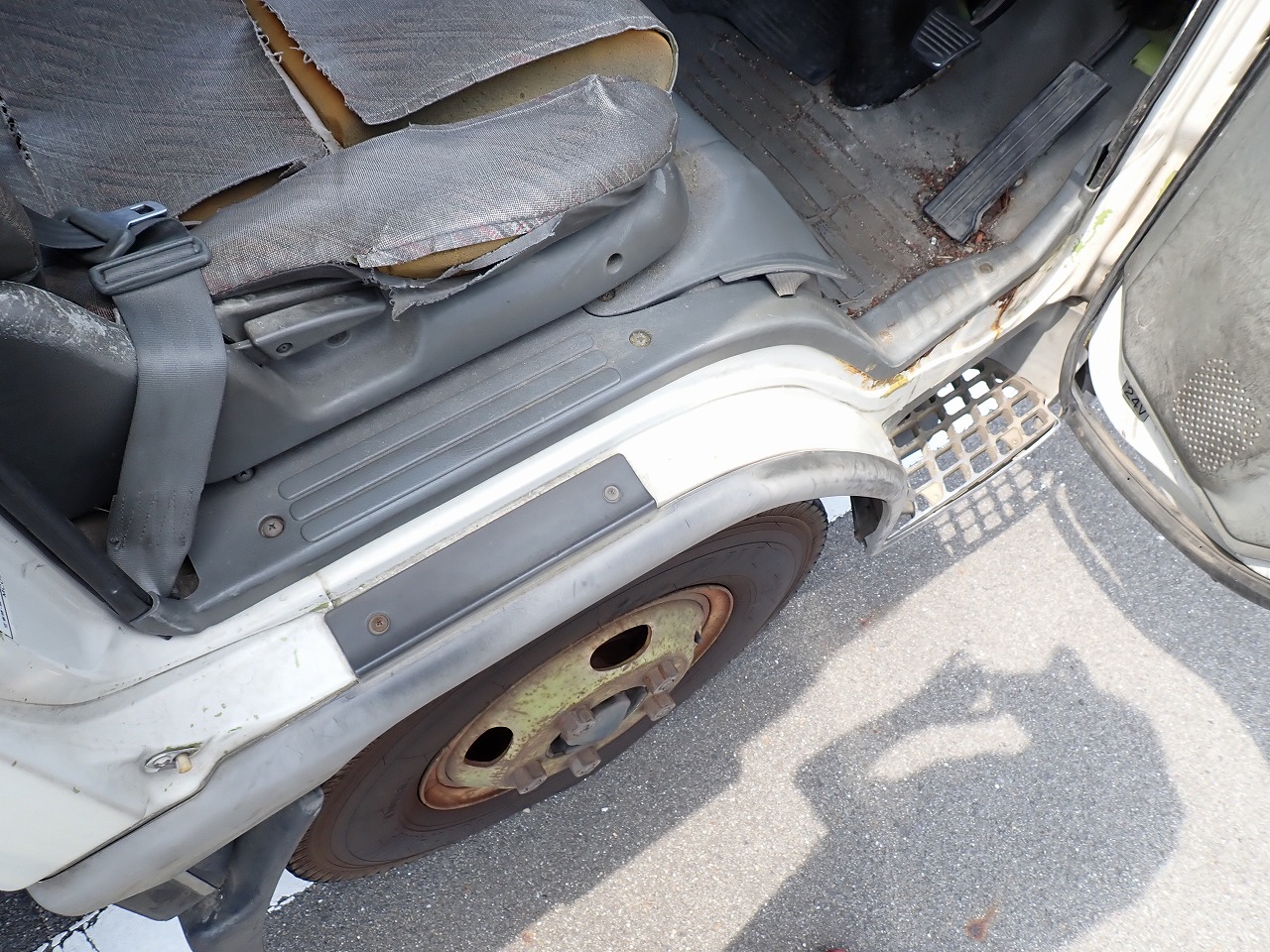 MITSUBISHI Canter