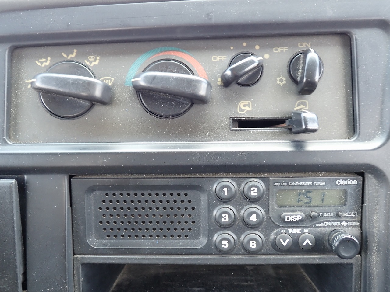 MITSUBISHI Canter