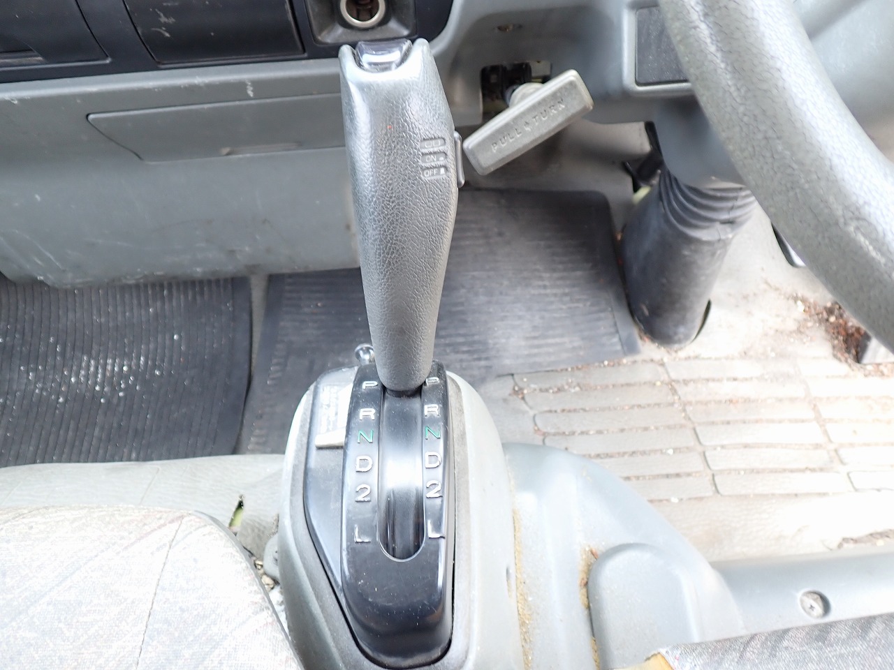 MITSUBISHI Canter