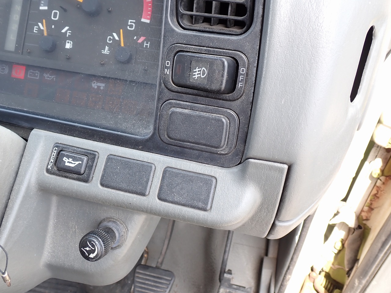 MITSUBISHI Canter