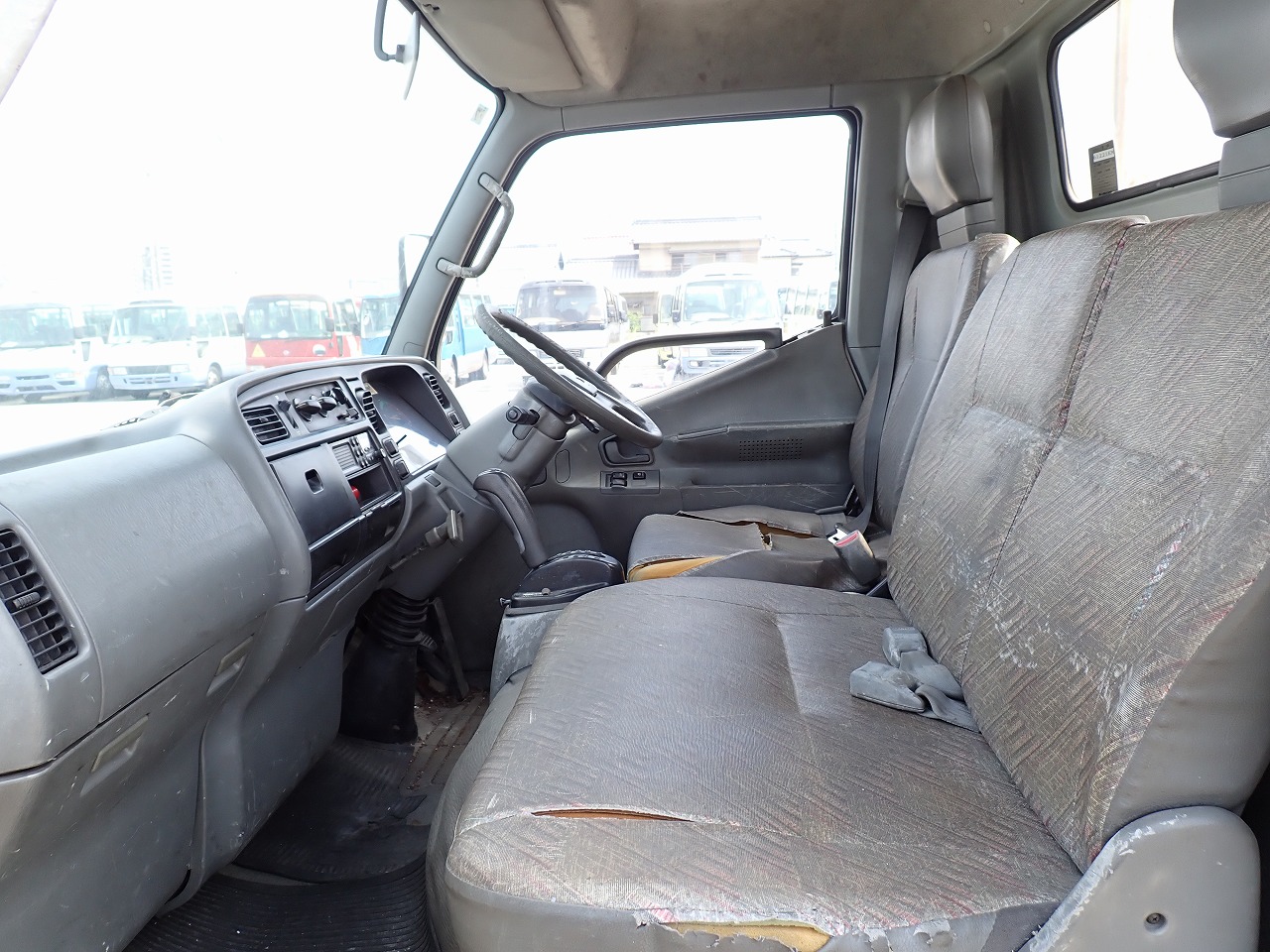 MITSUBISHI Canter