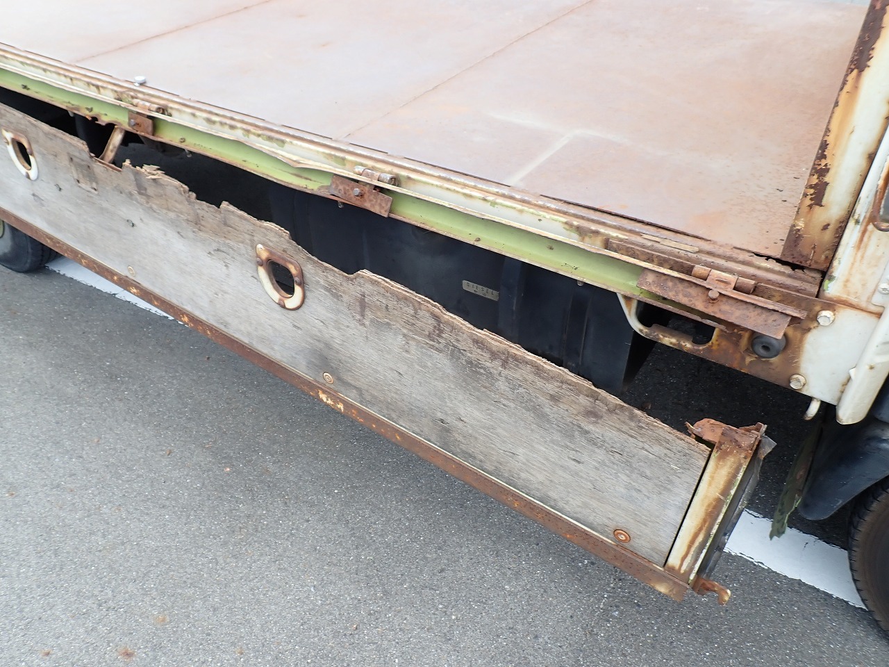 MITSUBISHI Canter