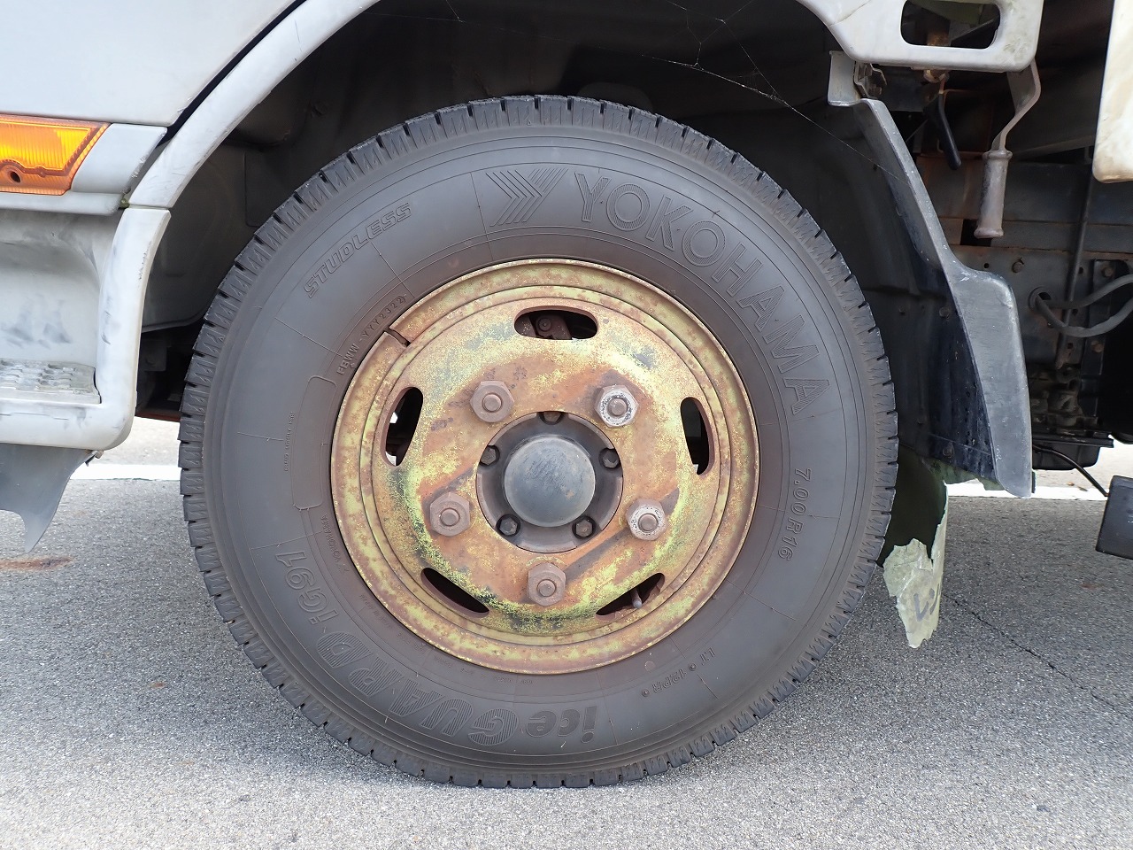 MITSUBISHI Canter