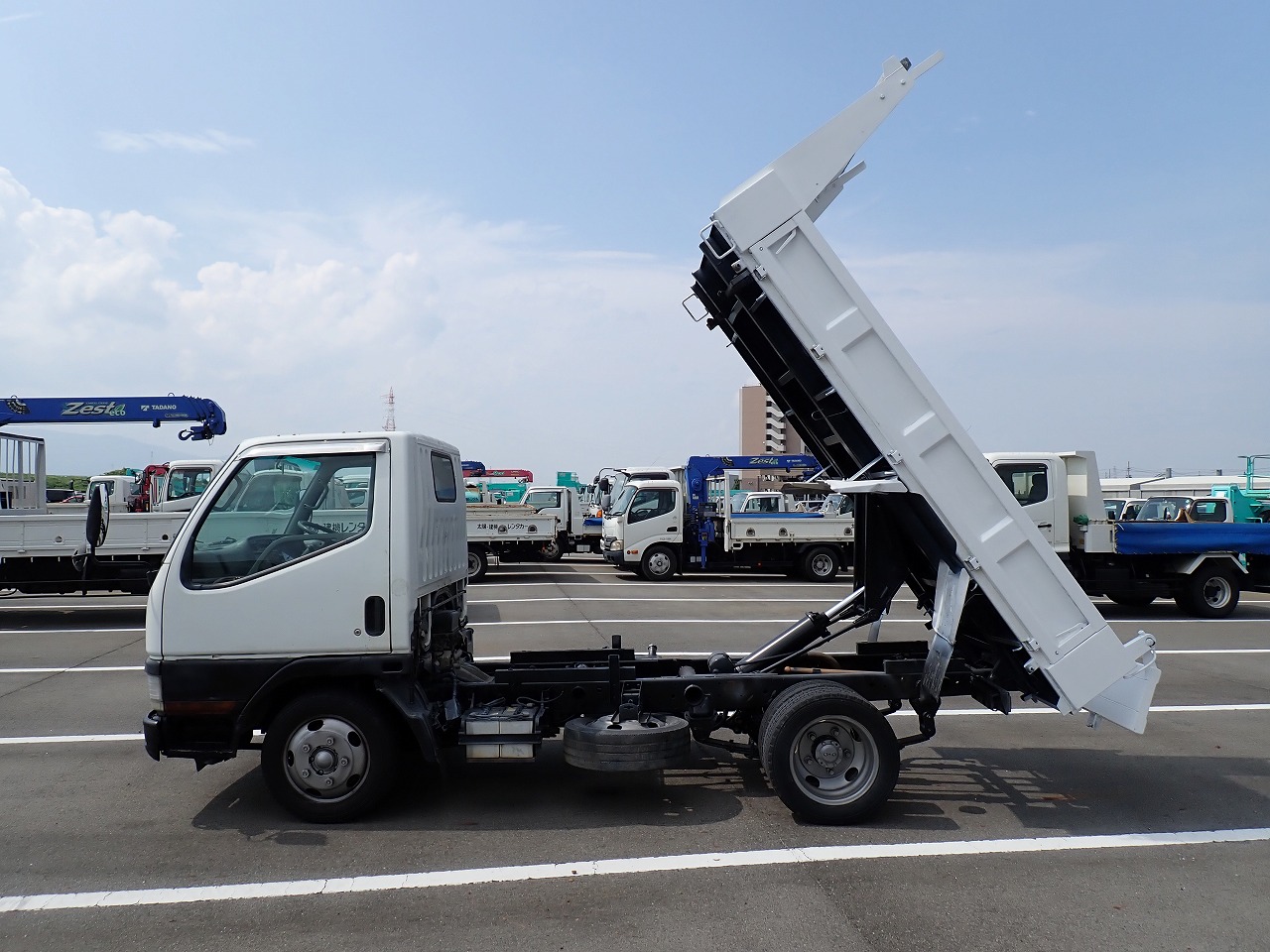 MITSUBISHI Canter