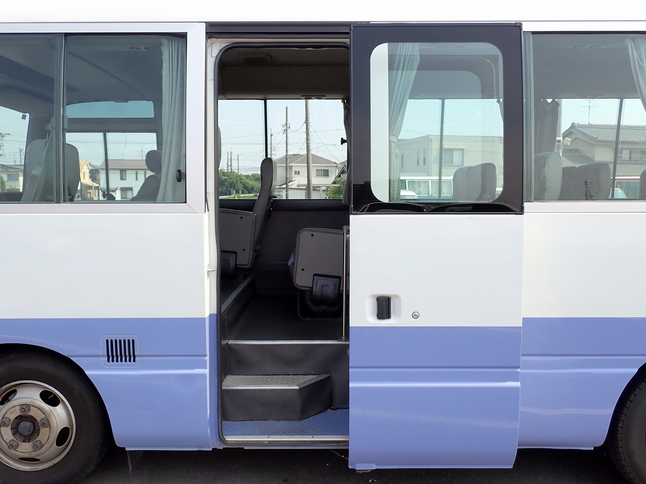NISSAN Civilian Bus