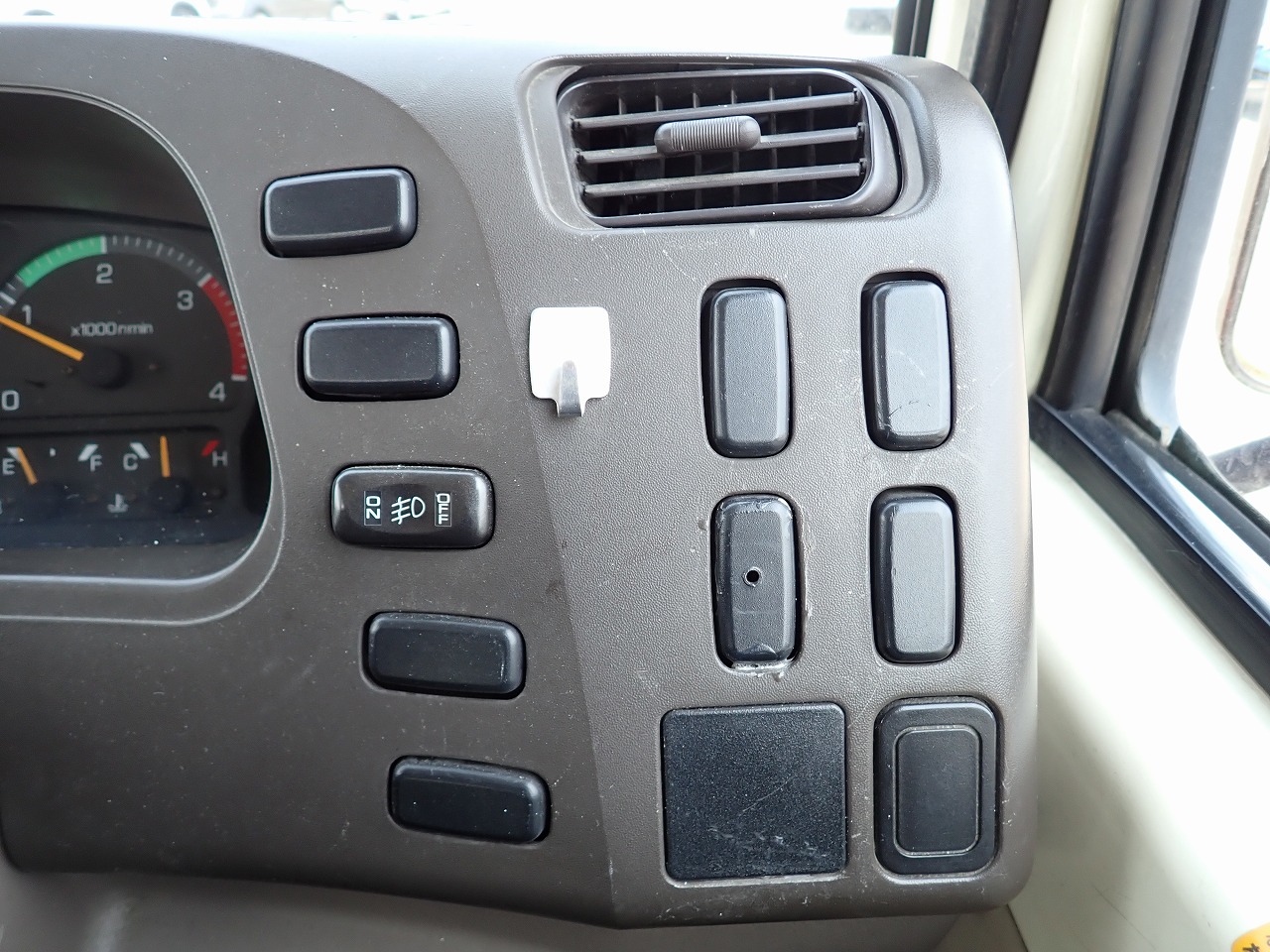 MITSUBISHI Rosa
