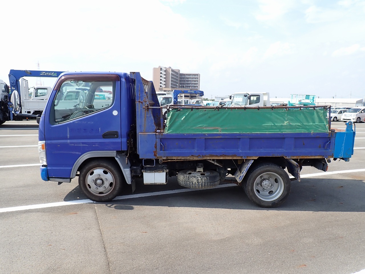 MITSUBISHI Canter