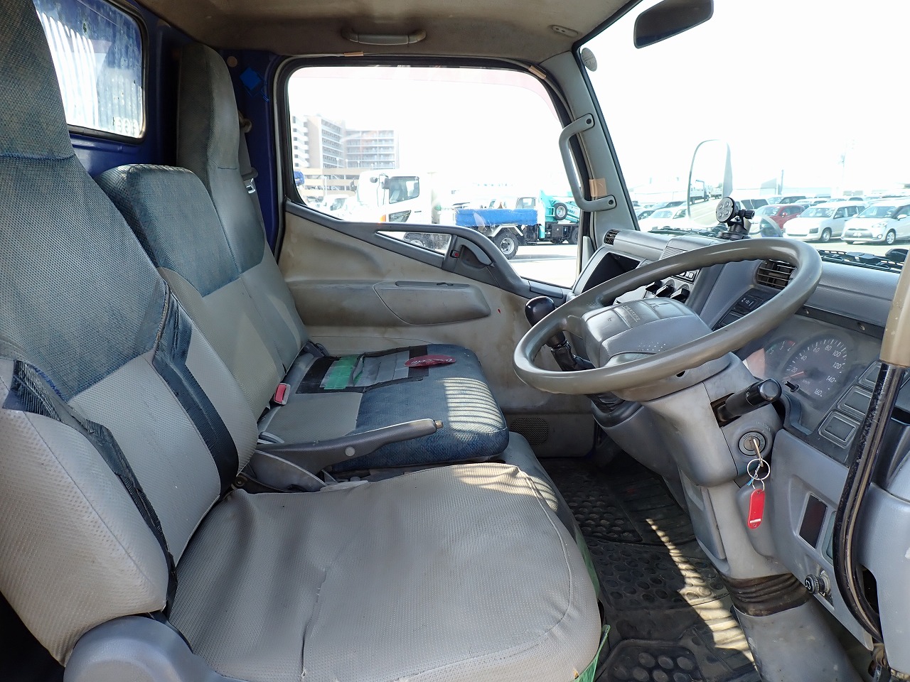 MITSUBISHI Canter